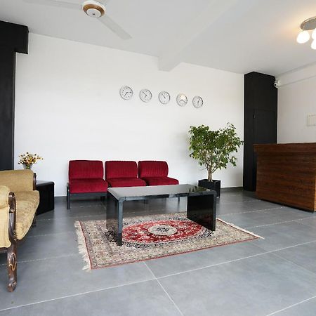 Regent Heights Aparthotel Канди Екстериор снимка
